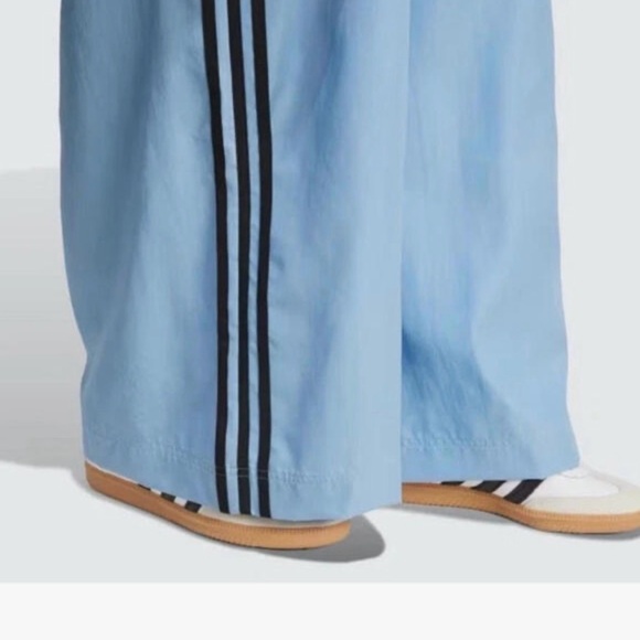 $95 ADIDAS JV7492 Women's L Adicolor Ash Blue wide leg track pant new with tagz - Picture 3 of 6